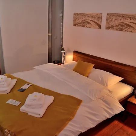 Hotel Unique 3*